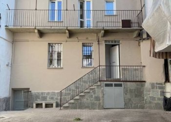 Facciata - Villa via Enrico Toti, Asti - foto 1