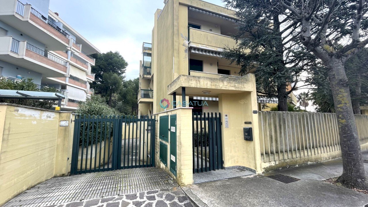 Facciata - Townhouse Via le Quote 13, Roseto degli Abruzzi - photo 2