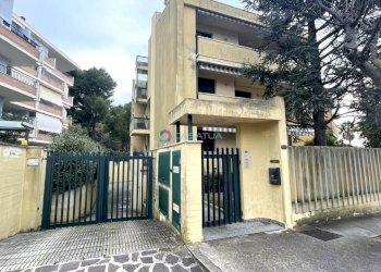 Facciata - Terratetto - Terracielo Via le Quote 13, Roseto degli Abruzzi - foto 2