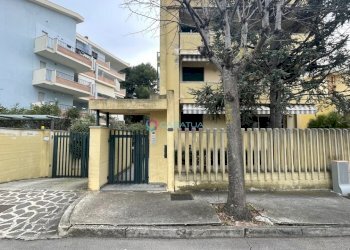 Facciata - Terratetto - Terracielo Via le Quote 13, Roseto degli Abruzzi - foto 3