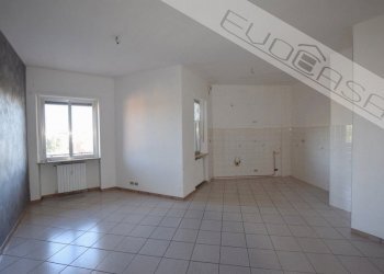 Trilocale Via Vittorio Emanuele II 83, Bricherasio - foto 2