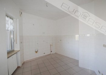 Trilocale Via Vittorio Emanuele II 83, Bricherasio - foto 3