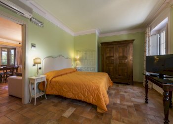 camera letto 2 (1).jpg - Casale Via di Montecarlo 59, Lucca - foto 28