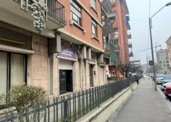 Negozio Via Albenga, 15/A, Torino - foto 1