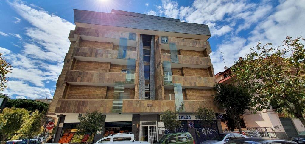 Ufficio via Luciano Manara, 5, Pomezia - foto 2