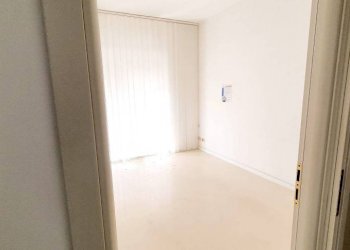 Ufficio via Luciano Manara, 5, Pomezia - foto 3