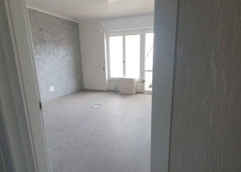 Stanza non arredata - Ufficio via Luciano Manara, 5, Pomezia - foto 10