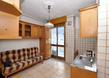 Cucina - Trilocale Rosone Via ceresole, 7, Locana - foto 4