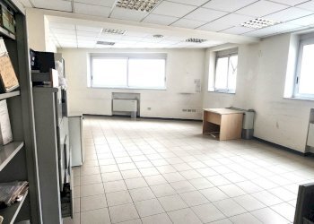 DILEOIMMOBILIARE VENDE O AFFITTA PALAZZO NAPOLI  ( - Stabile - Palazzo Napoli - foto 14