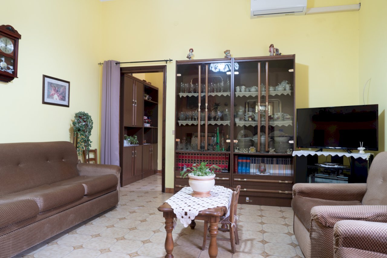 2.jpg - Independent house Uta - photo 2