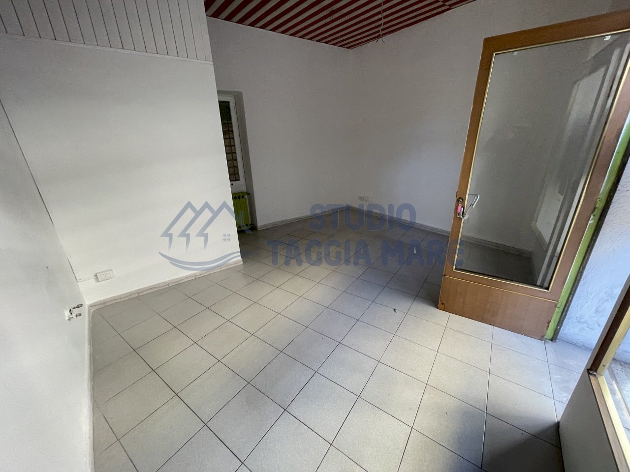 IMG_1552.JPG - Ufficio Viale Giuseppe Mazzini 3, Taggia - foto 2
