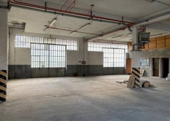 AMBIENTE - Capannone Torre Pellice - foto 1