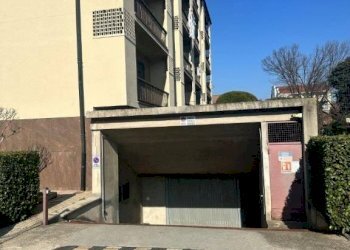 Facciata - Box via Giuseppe Perotti, Carmagnola - foto 2