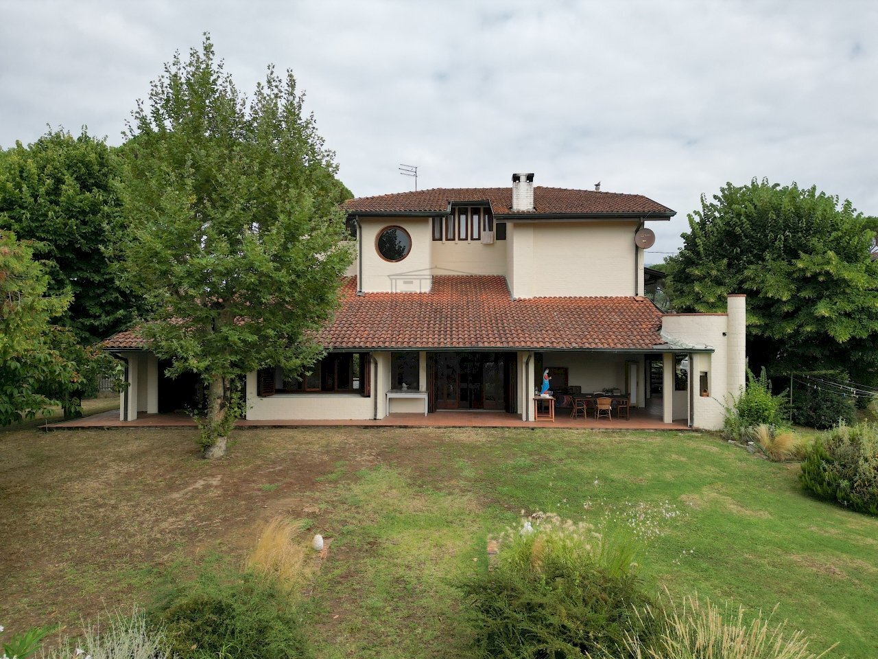 vendesi villa anni 70 con giardino privato capanno - Villa Via della Chiesa di Gragnano, Capannori - foto 2