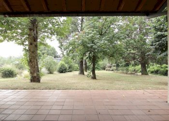 vendesi villa anni 70 con giardino privato capanno - Villa Via della Chiesa di Gragnano, Capannori - foto 9