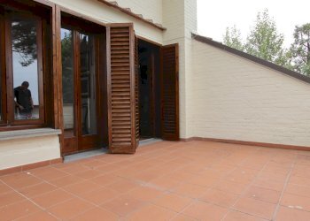 vendesi villa anni 70 con giardino privato capanno - Villa Via della Chiesa di Gragnano, Capannori - foto 29