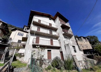 Facciata - Trilocale via Sant'Antonio, Tresivio - foto 1