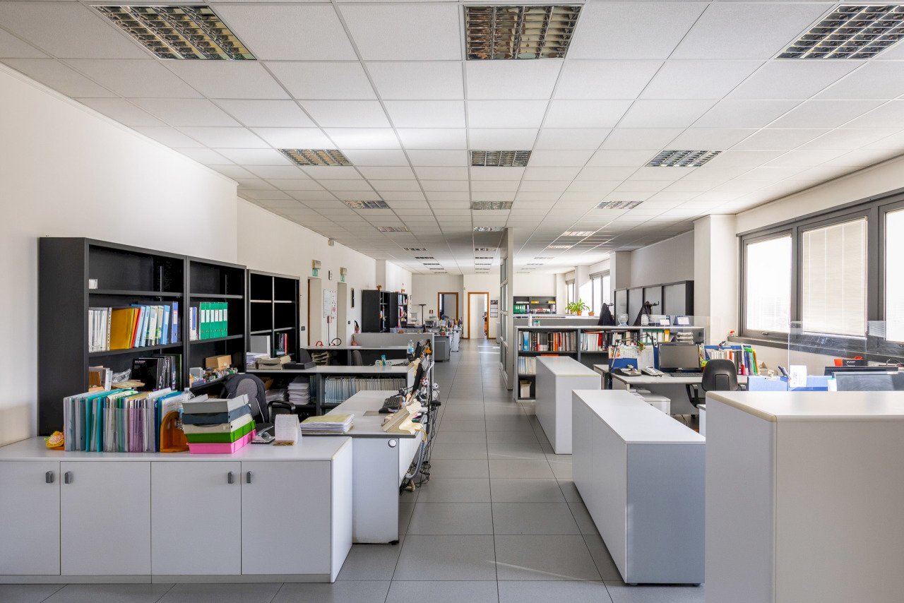 Imm. Castelmaggiore Bologna Via Brini 45-17.jpg - Office Via Giuseppe Brini 45, Bologna - photo 1