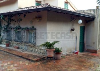 IMG-20160316-WA0008.jpg - Villa Viale L. Monaco 111, Caltanissetta - foto 5