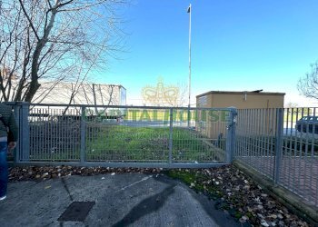 Capannone Cento - foto 11