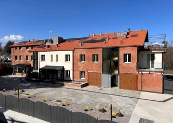 FACCIATA ESTERNA - Appartamento via Basse Sant'Anna, Cuneo (zona Centro) - foto 1