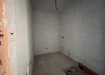 Stanza non arredata - Appartamento via Basse Sant'Anna, Cuneo (zona Centro) - foto 19