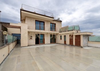 Via Lorenzo Maddem 71 Acireale (36).jpg - Appartamento Via Lorenzo Maddem 67, Acireale - foto 1