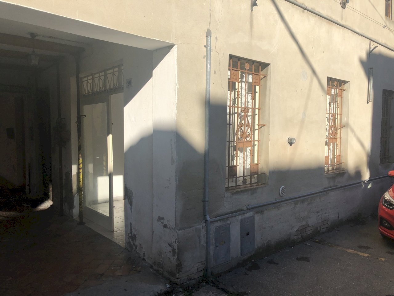 001.JPG - Locale Commerciale San Secondo Parmense - foto 1