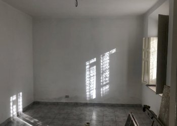 005.JPG - Locale Commerciale San Secondo Parmense - foto 5