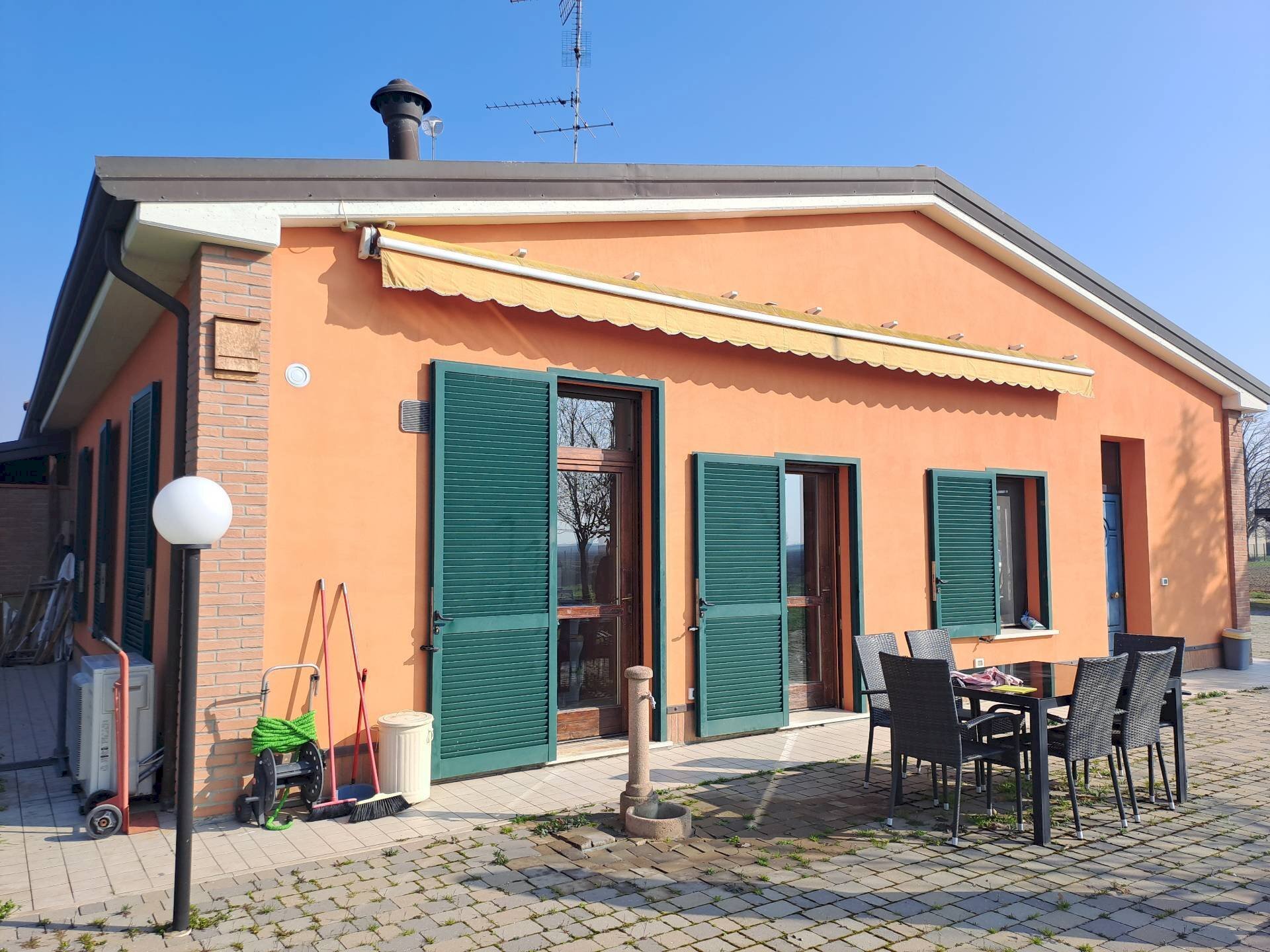 Casa indipendente Via Comacchio, Ferrara (zona Quartesana) - foto 1