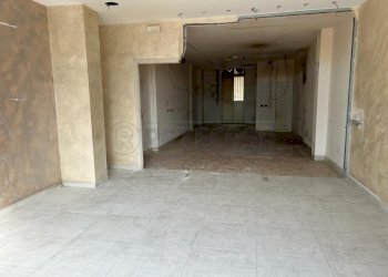 WhatsApp Image 2024-02-29 at 08.55.02 (9).jpeg - Locale Commerciale VIA FILIPPO PALADINI 20, Caltanissetta - foto 8