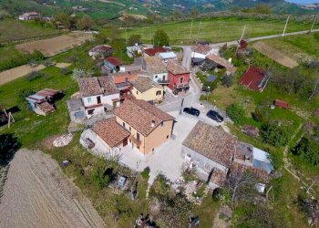 IMG-20240217-WA0004.jpg - Casa indipendente Farindola - foto 6