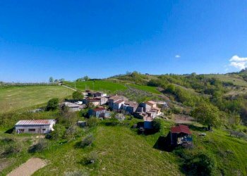 IMG-20240217-WA0002.jpg - Casa indipendente Farindola - foto 7