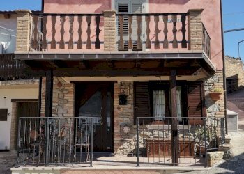 IMG_20250408_102115.jpg - Casa indipendente Farindola - foto 4