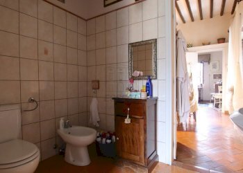 vendesi casa di corte antica con giardinoIMG_9884. - Townhouse Via Pesciatina, Capannori - photo 24