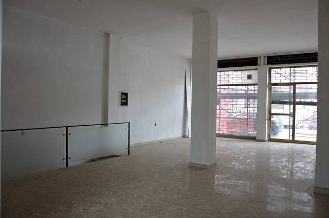 Stanza non arredata - Shop via Palestro, Gallarate - photo 1