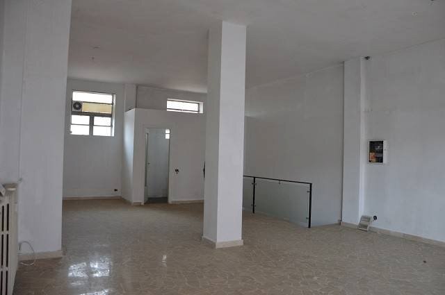 Stanza non arredata - Shop via Palestro, Gallarate - photo 2