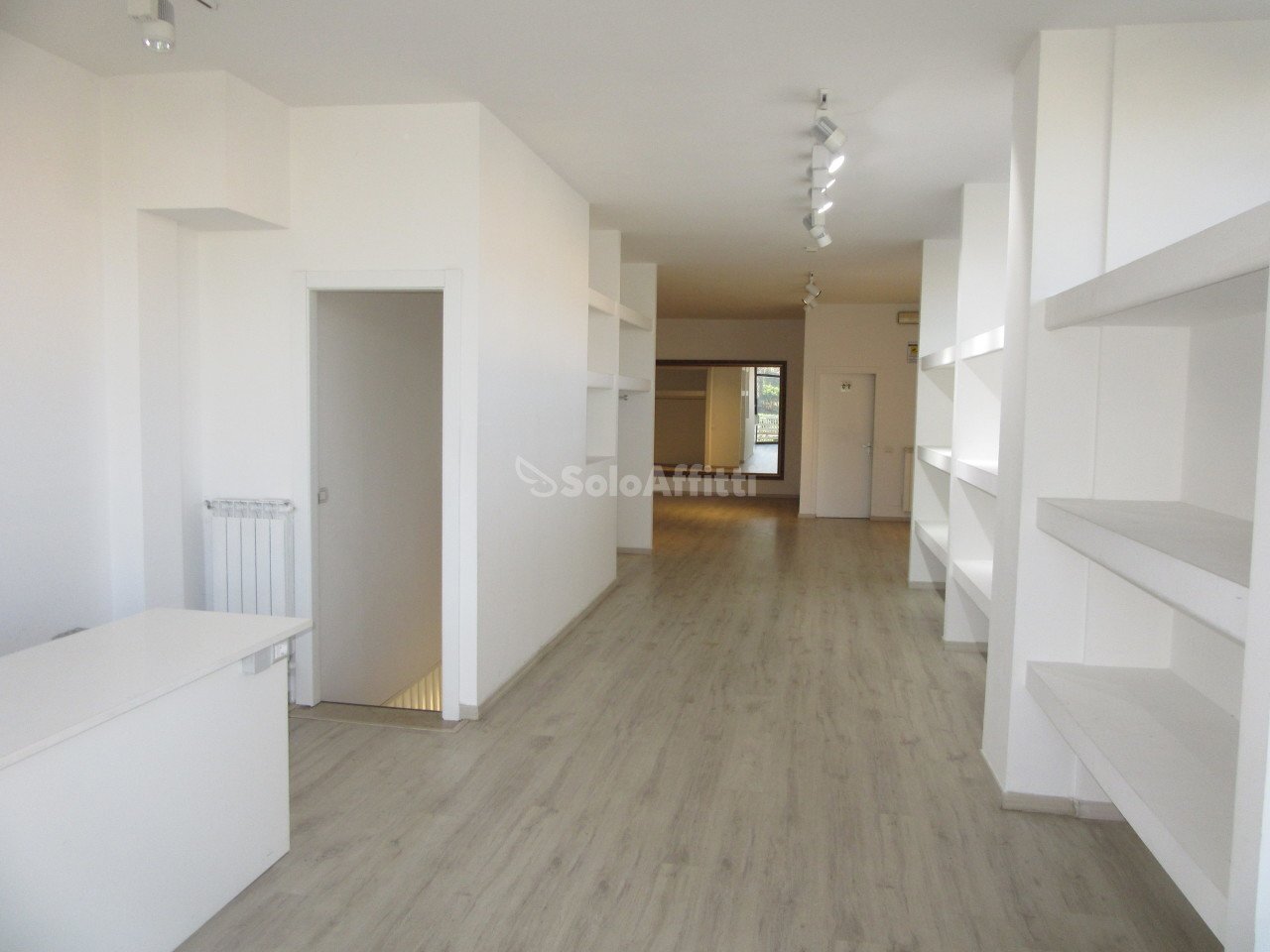 IMG_1474.JPG - Locale Commerciale Sesto Fiorentino - foto 2