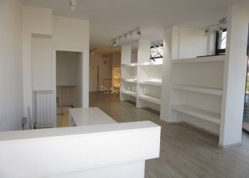 IMG_1475.JPG - Locale Commerciale Sesto Fiorentino - foto 1