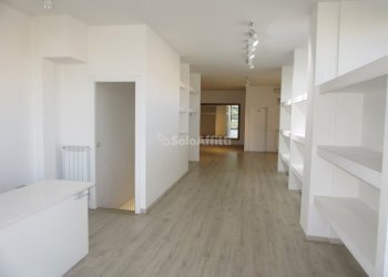 IMG_1474.JPG - Locale Commerciale Sesto Fiorentino - foto 2