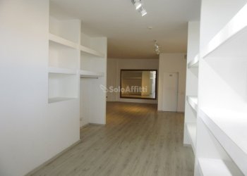 IMG_1476.JPG - Locale Commerciale Sesto Fiorentino - foto 3