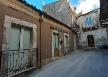 esterno 6.jpg - Villa Corso Vittorio Emanuele 135, Palazzolo Acreide - foto 13