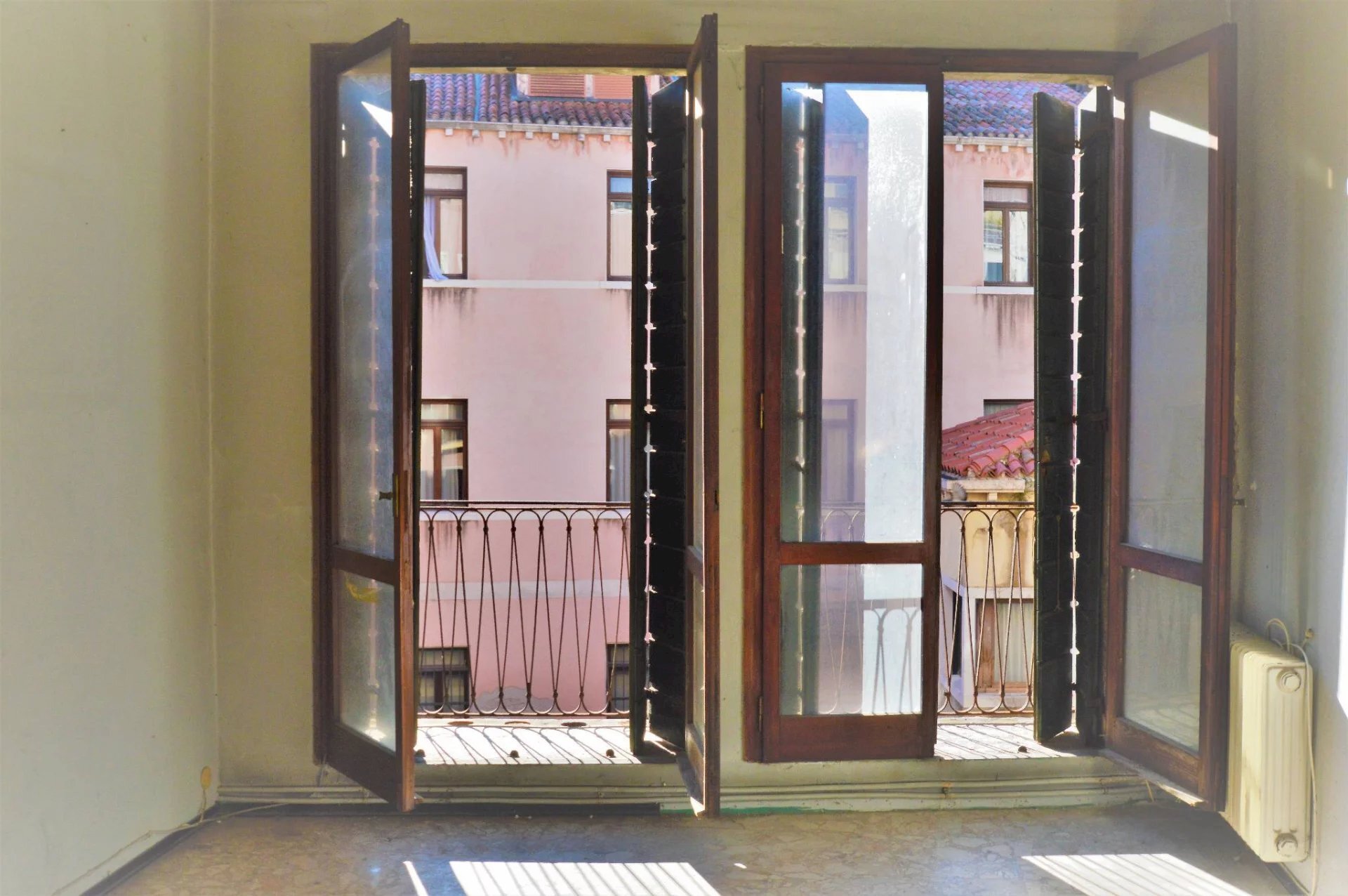 Three-room apartment Venezia - photo 3