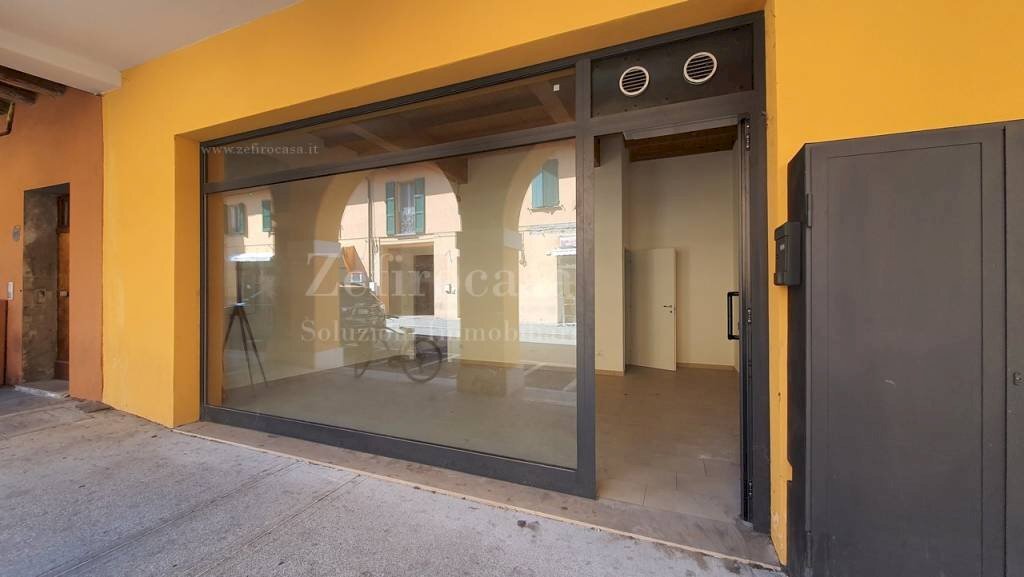 vetrina - Negozio Cento - foto 2