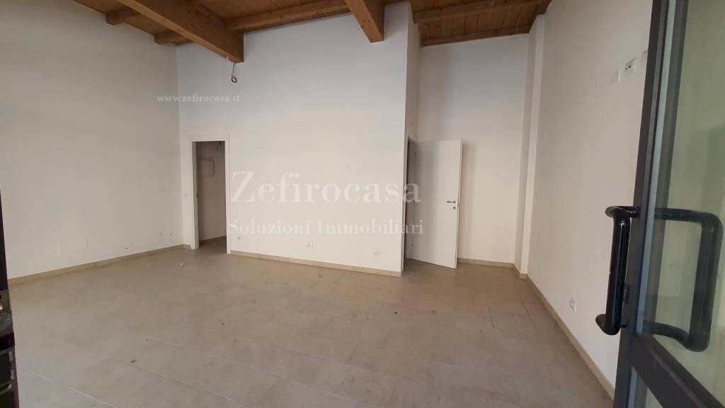 interno open space - Negozio Cento - foto 3