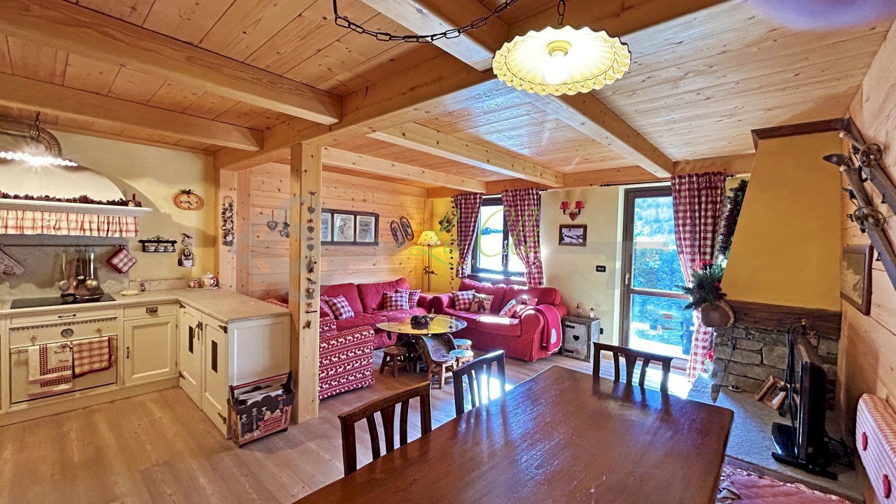 AFFITTO COURMAYEUR - SOGGIORNO, ANGOLO COTTURA E Z - Three-room apartment Route Mont Blanc 44, Courmayeur - photo 1