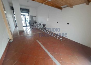 Immagine WhatsApp 2024-03-02 ore 11.09.13_59f4b808 - Locale Commerciale Via Aurelia Levante, Taggia - foto 1