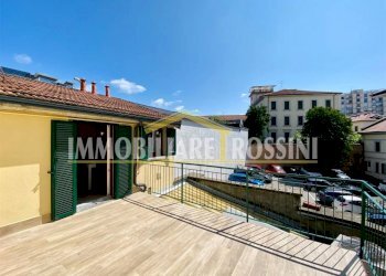 terrazzo - Three-room apartment via Camillo Benso di Cavour, 38, Varese - photo 11