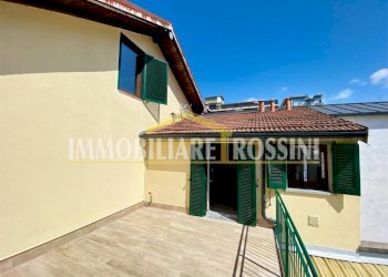 terrazzo - Three-room apartment via Camillo Benso di Cavour, 38, Varese - photo 14
