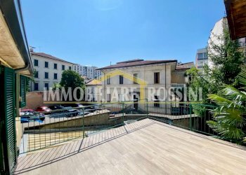 terrazzo - Three-room apartment via Camillo Benso di Cavour, 38, Varese - photo 15